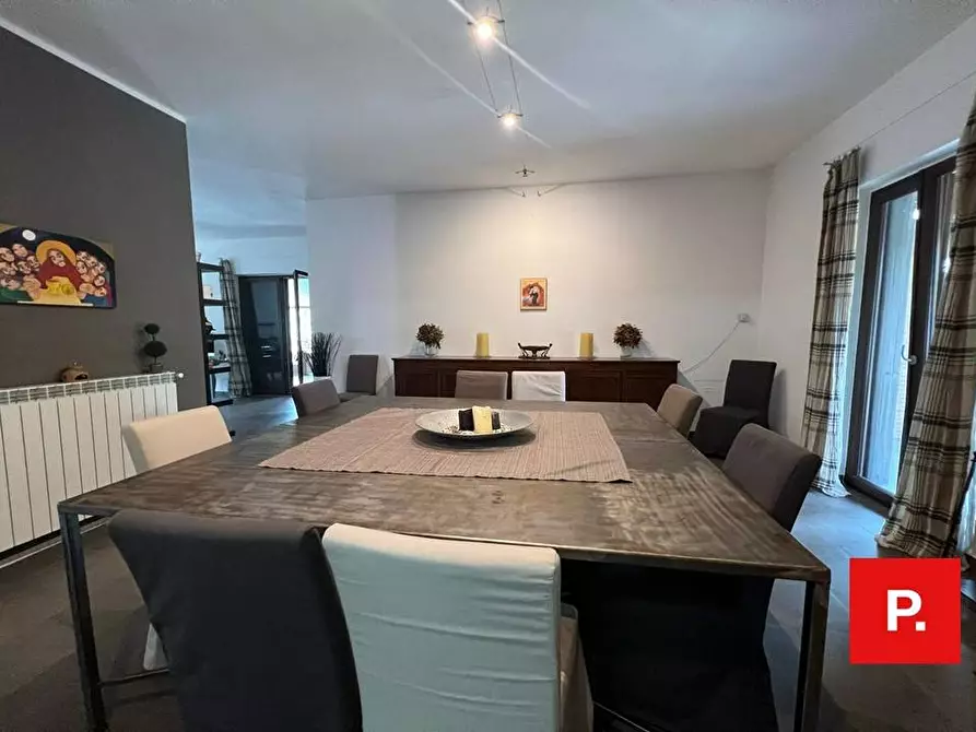 Immagine 12 di Villa in vendita  in via termine a Caserta