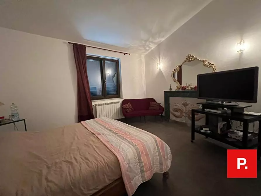 Immagine 27 di Villa in vendita  in via termine a Caserta