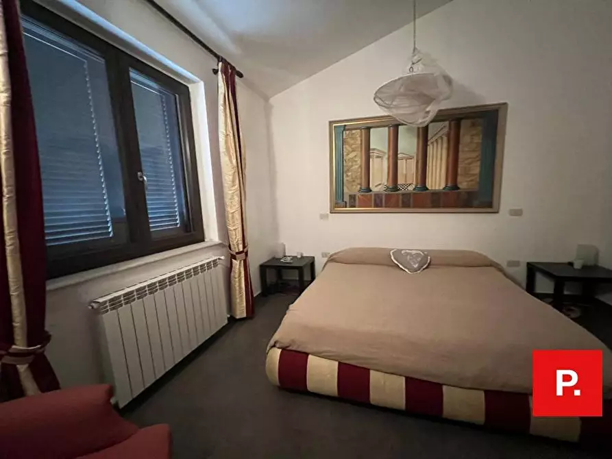 Immagine 28 di Villa in vendita  in via termine a Caserta