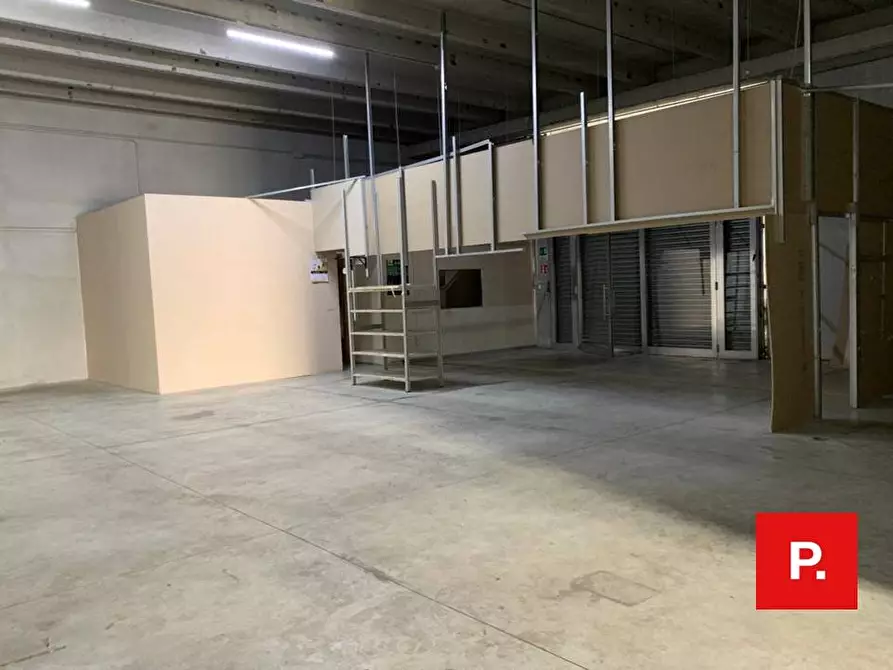 Immagine 16 di Locale commerciale in affitto  in ss7, km 187, 81056 Sparanise CE a Sparanise