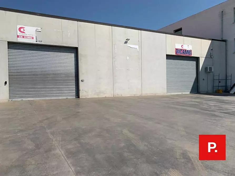 Immagine 20 di Locale commerciale in affitto  in ss7, km 187, 81056 Sparanise CE a Sparanise