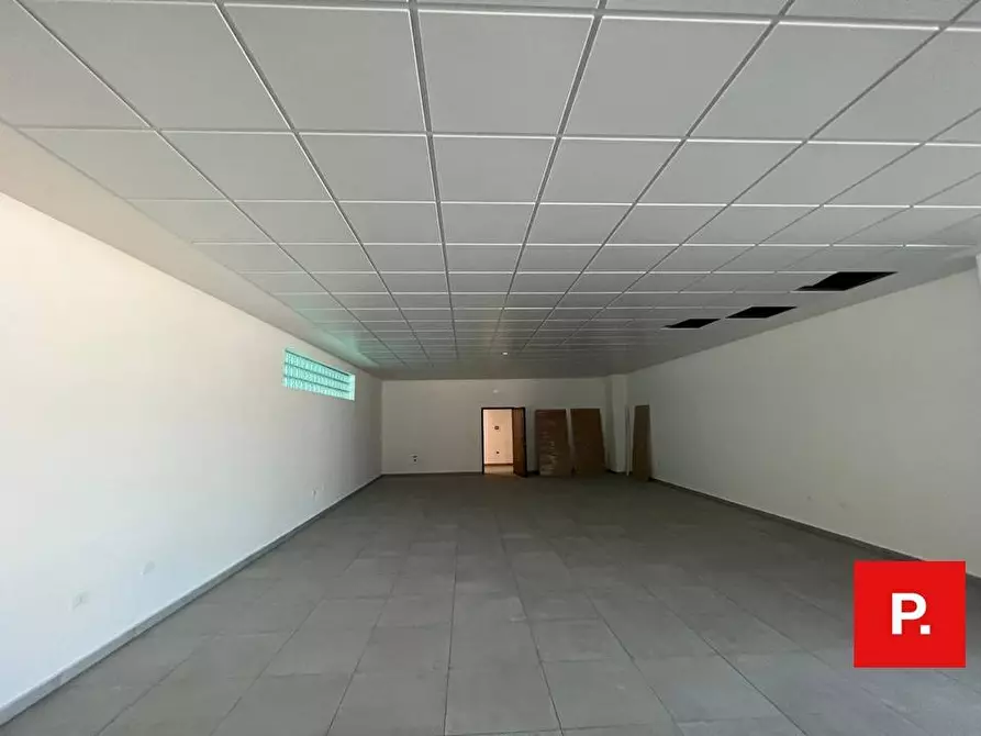 Immagine 11 di Ufficio in affitto  in via Nazionale appia a Curti