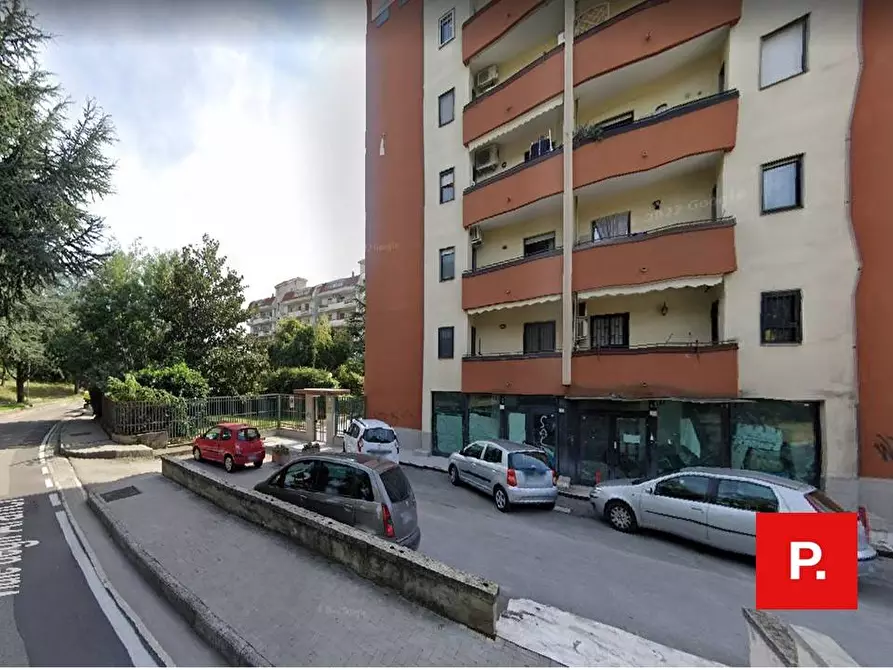 Immagine 1 di Locale commerciale in affitto  in viale degli Aranci a Caserta