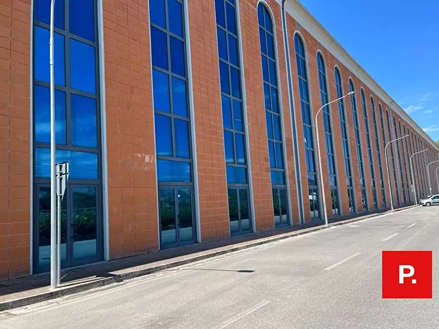 Immagine 7 di Ufficio in affitto  in viale delle industrie a Caserta
