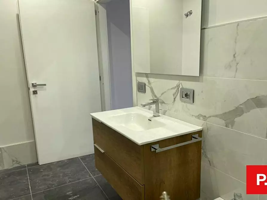 Immagine 29 di Appartamento in vendita  in via mazzini a Caserta