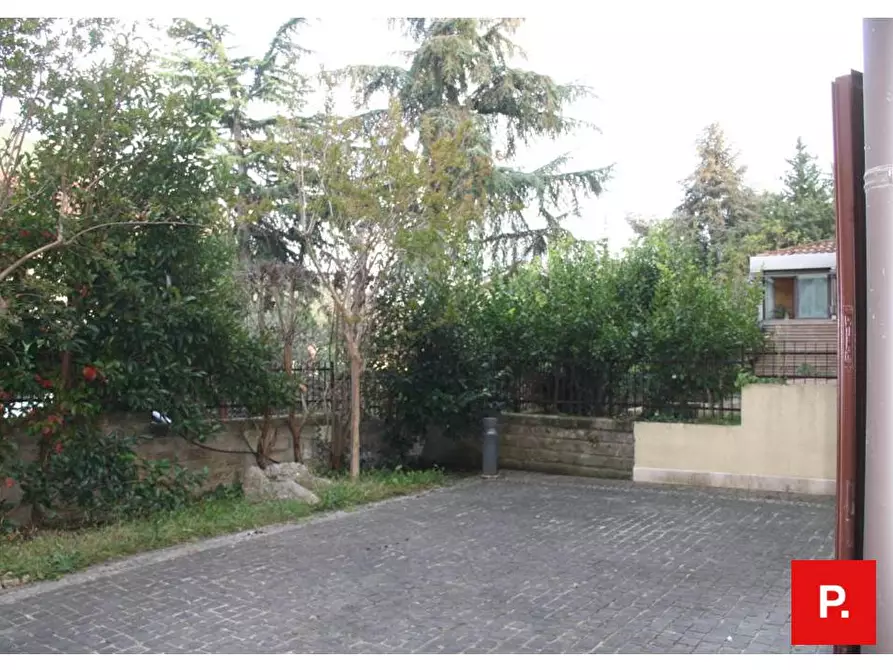Immagine 1 di Villa in vendita  in via maria sofia di baviera a Caserta