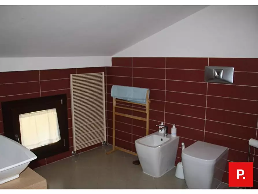 Immagine 10 di Villa in vendita  in via maria sofia di baviera a Caserta