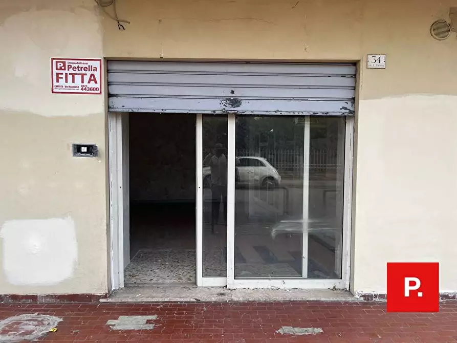 Immagine 1 di Locale commerciale in affitto  in via e. caruso a Caserta