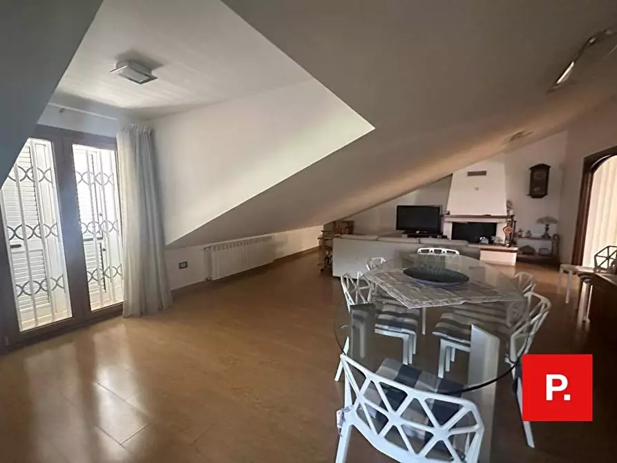 Immagine 14 di Villa in vendita  in via Francesco II di Borbone a Caserta