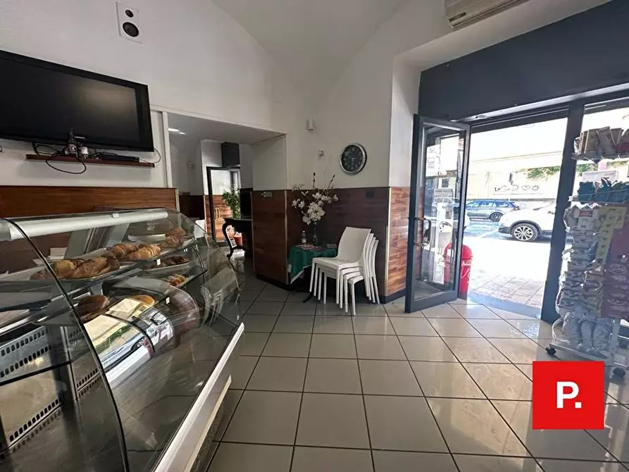 Immagine 6 di Attività commerciale in vendita  in corso Trieste a Caserta