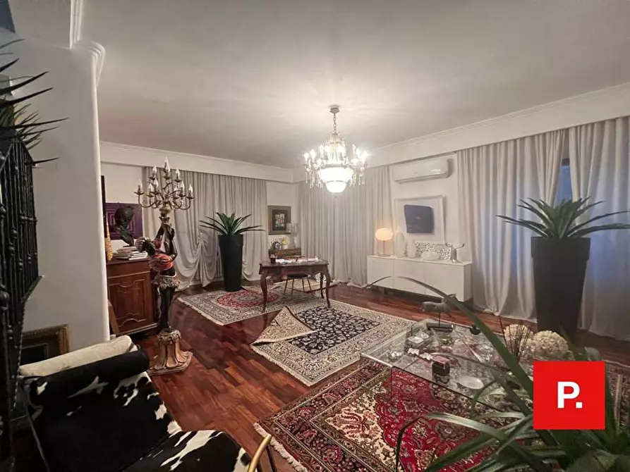 Immagine 1 di Villa in vendita  in via santa chiara a Caserta