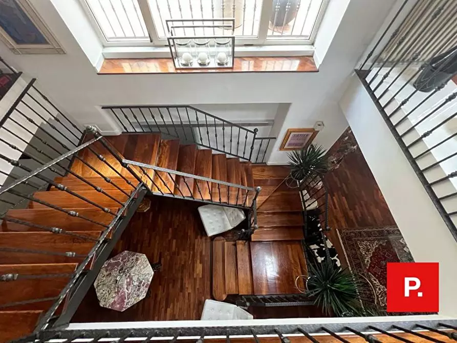 Immagine 3 di Villa in vendita  in via santa chiara a Caserta