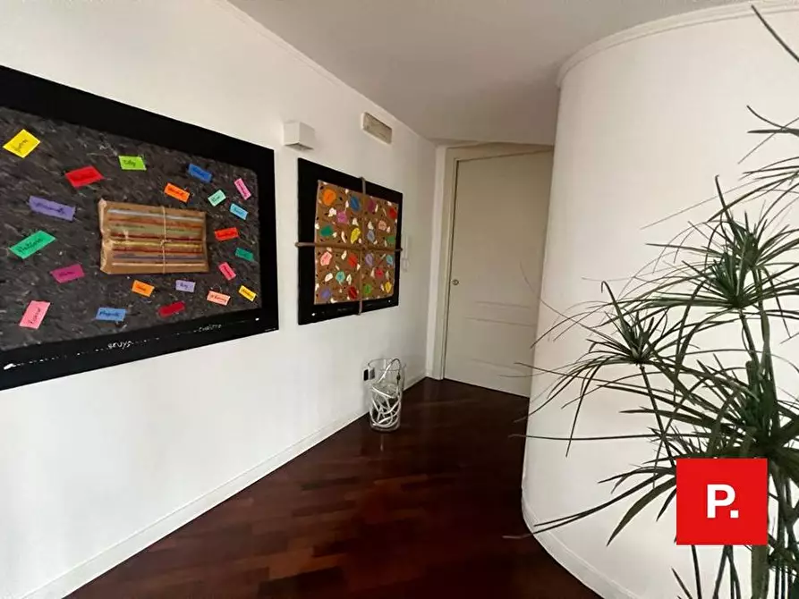 Immagine 10 di Villa in vendita  in via santa chiara a Caserta