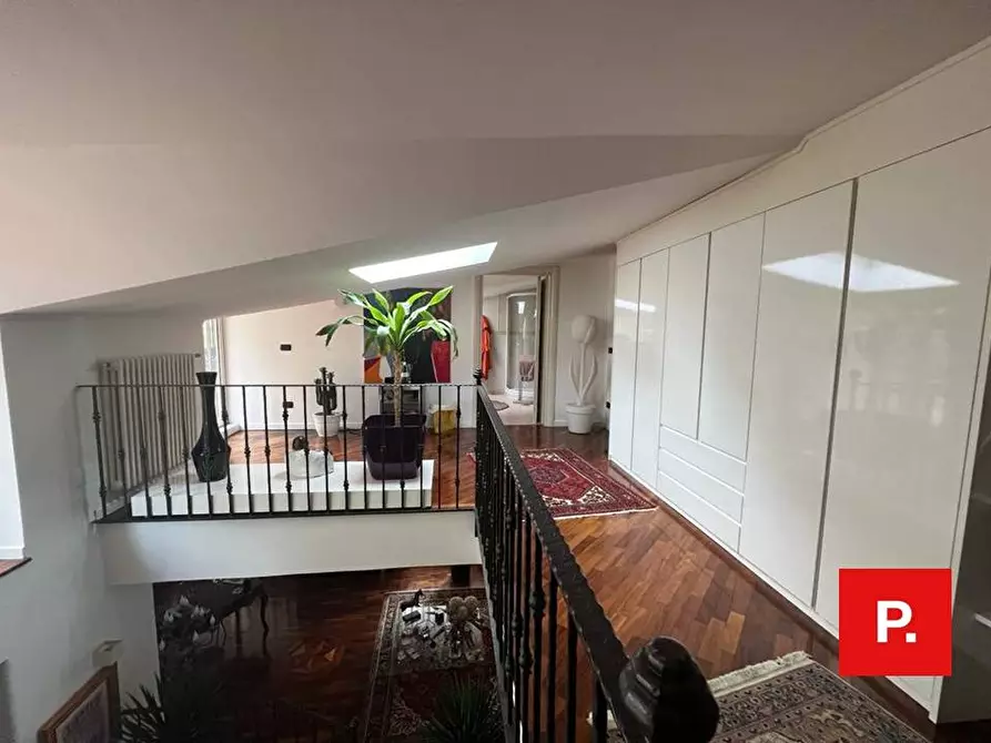 Immagine 11 di Villa in vendita  in via santa chiara a Caserta