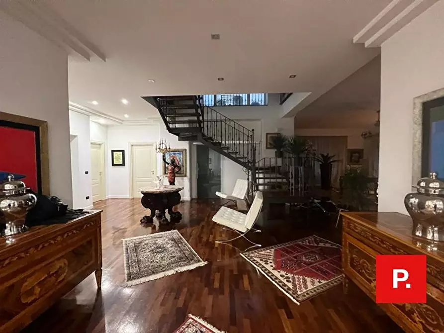 Immagine 5 di Villa in vendita  in via santa chiara a Caserta