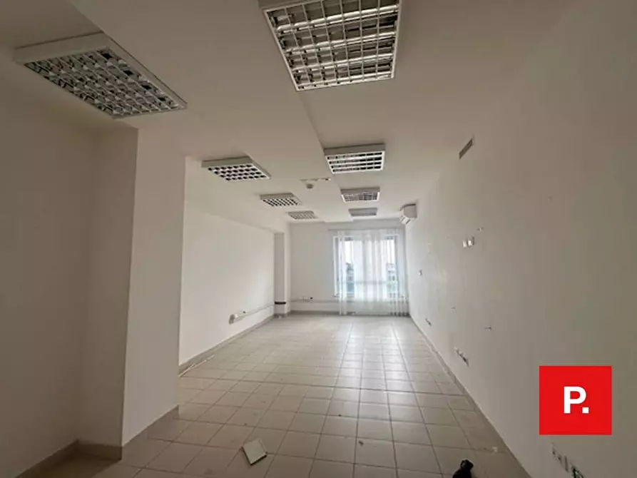 Immagine 5 di Ufficio in vendita  a Caserta