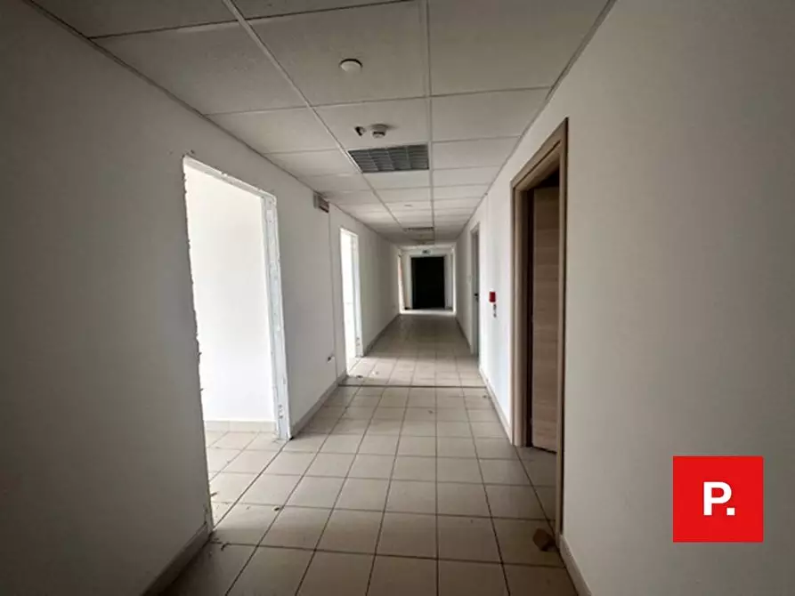 Immagine 9 di Ufficio in vendita  a Caserta
