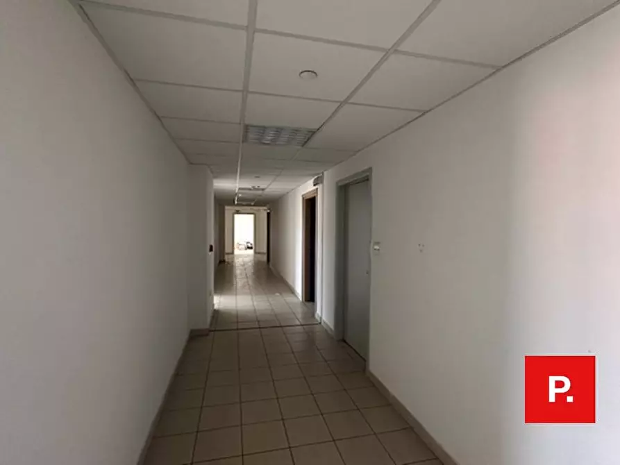 Immagine 18 di Ufficio in vendita  a Caserta
