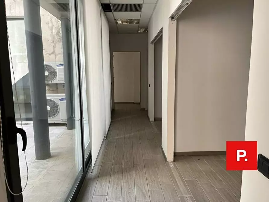Immagine 6 di Ufficio in vendita  in via Daniele a Caserta