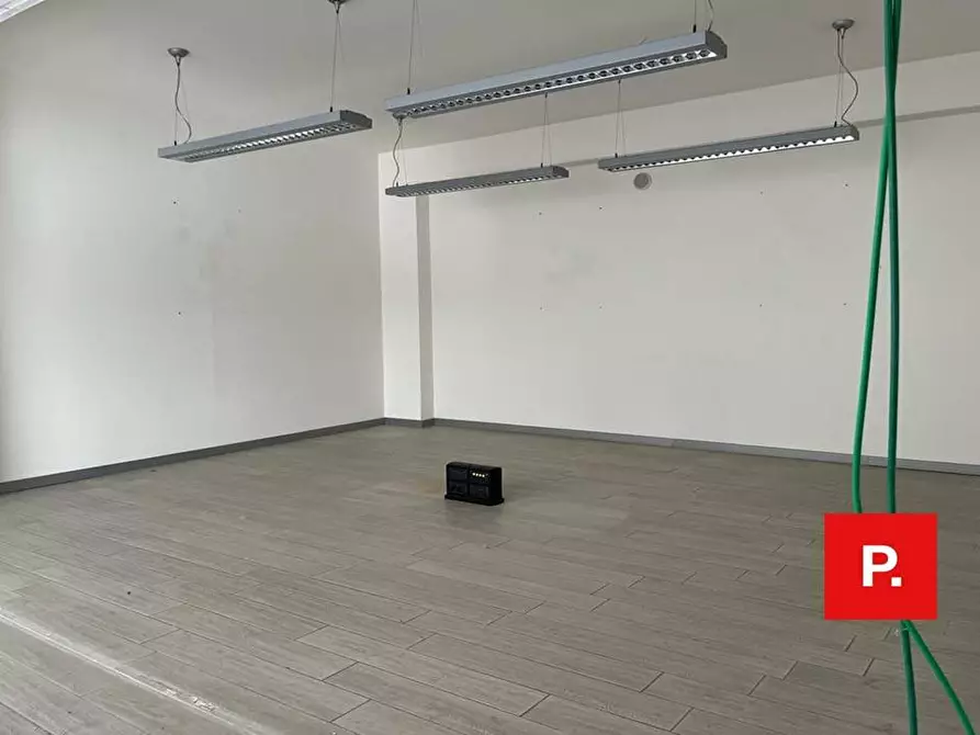 Immagine 14 di Ufficio in vendita  in via Daniele a Caserta