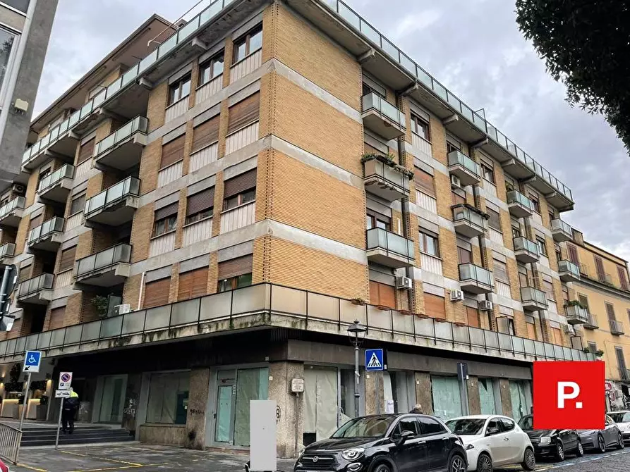Immagine 1 di Appartamento in vendita  in piazza Vanvitelli a Caserta