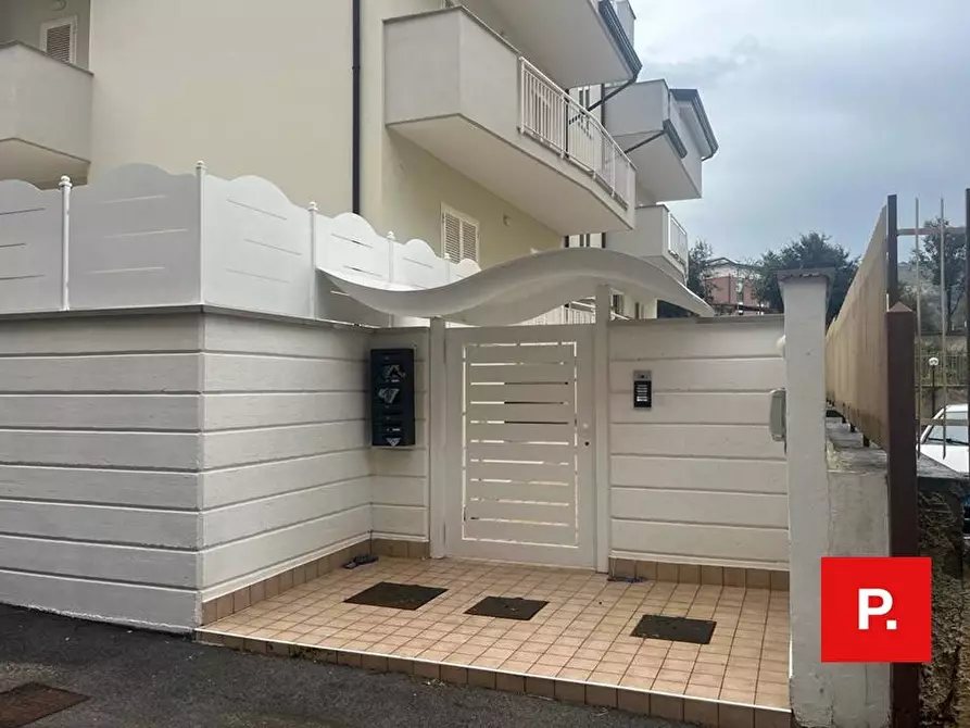Immagine 2 di Appartamento in vendita  in via marchesiello a Caserta