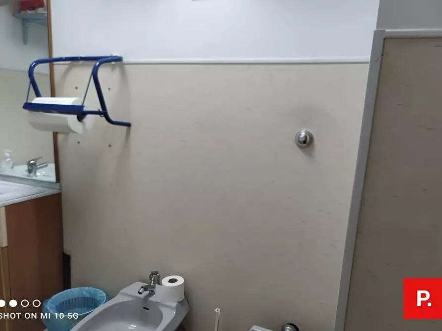 Immagine 23 di Ufficio in vendita  in corso trieste a Caserta