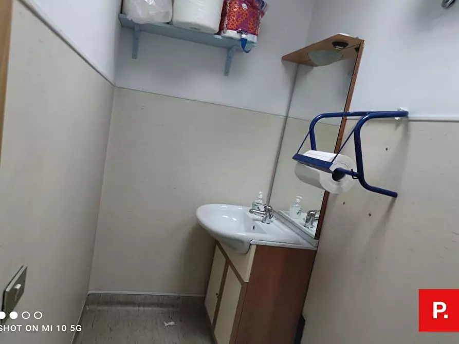 Immagine 24 di Ufficio in vendita  in corso trieste a Caserta