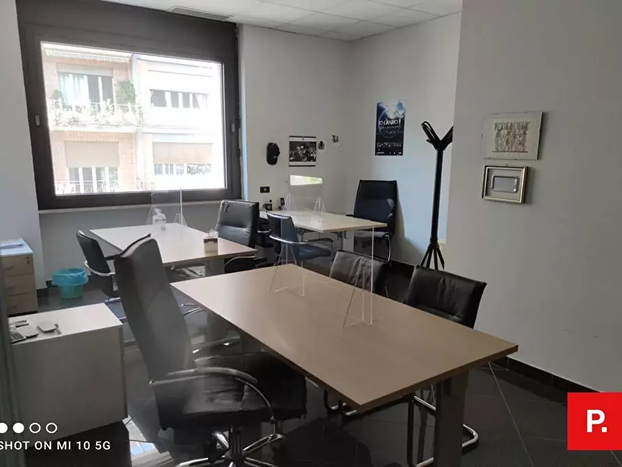 Immagine 10 di Ufficio in vendita  in corso trieste a Caserta