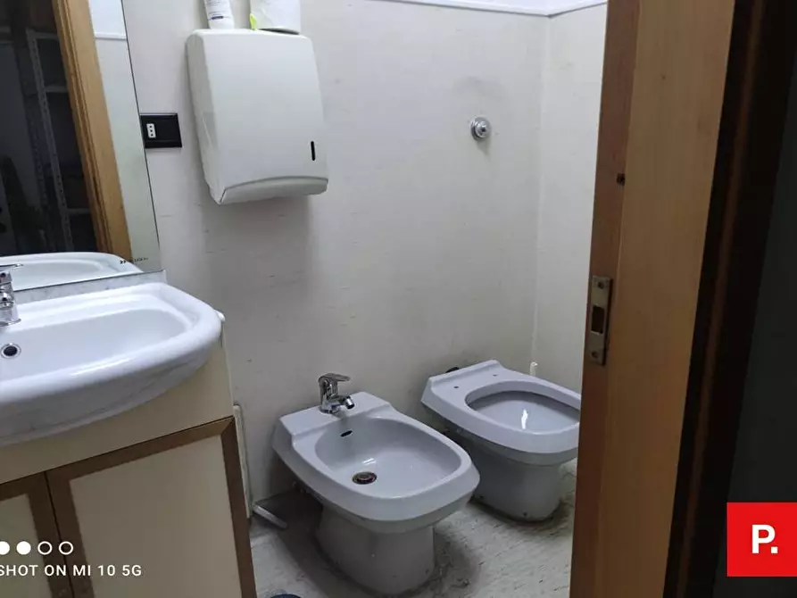 Immagine 22 di Ufficio in vendita  in corso trieste a Caserta