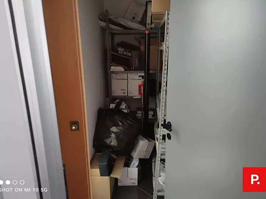 Immagine 18 di Ufficio in vendita  in corso trieste a Caserta