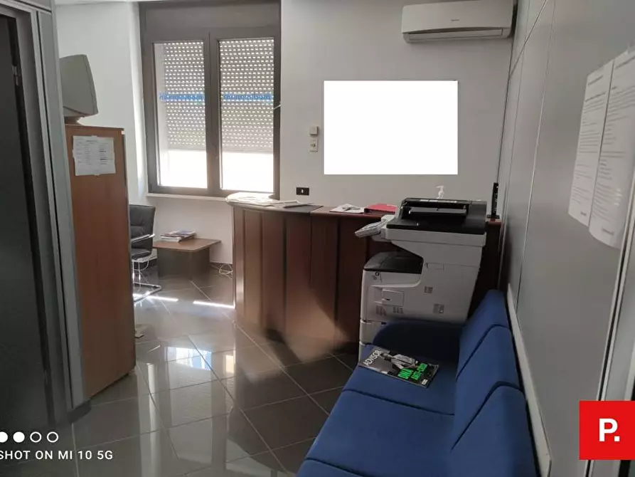 Immagine 21 di Ufficio in vendita  in corso trieste a Caserta