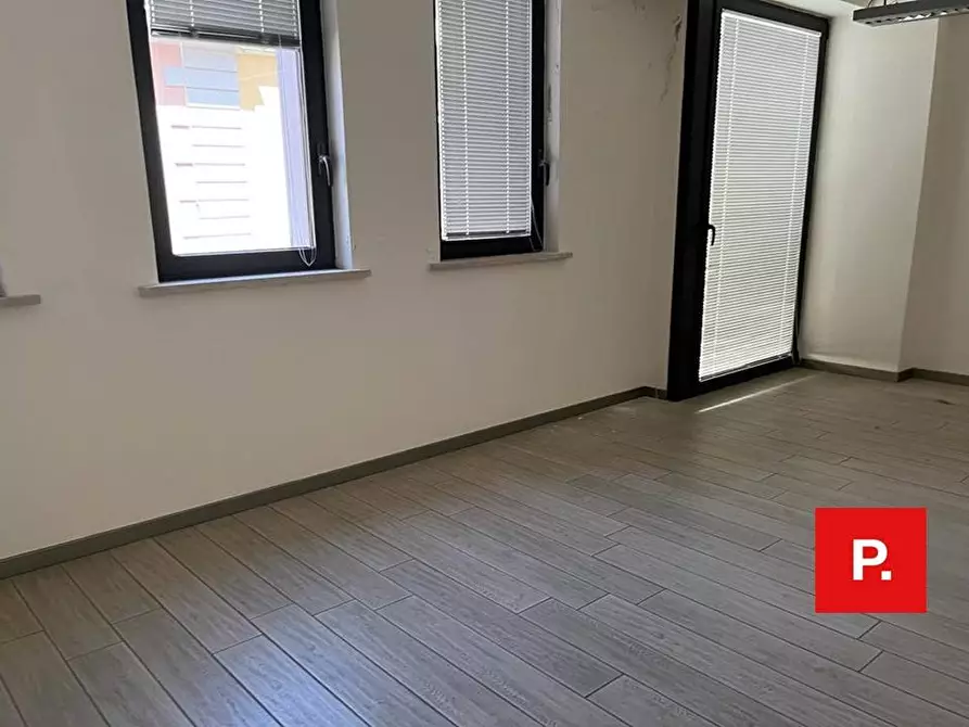 Immagine 13 di Ufficio in affitto  in via Daniele a Caserta