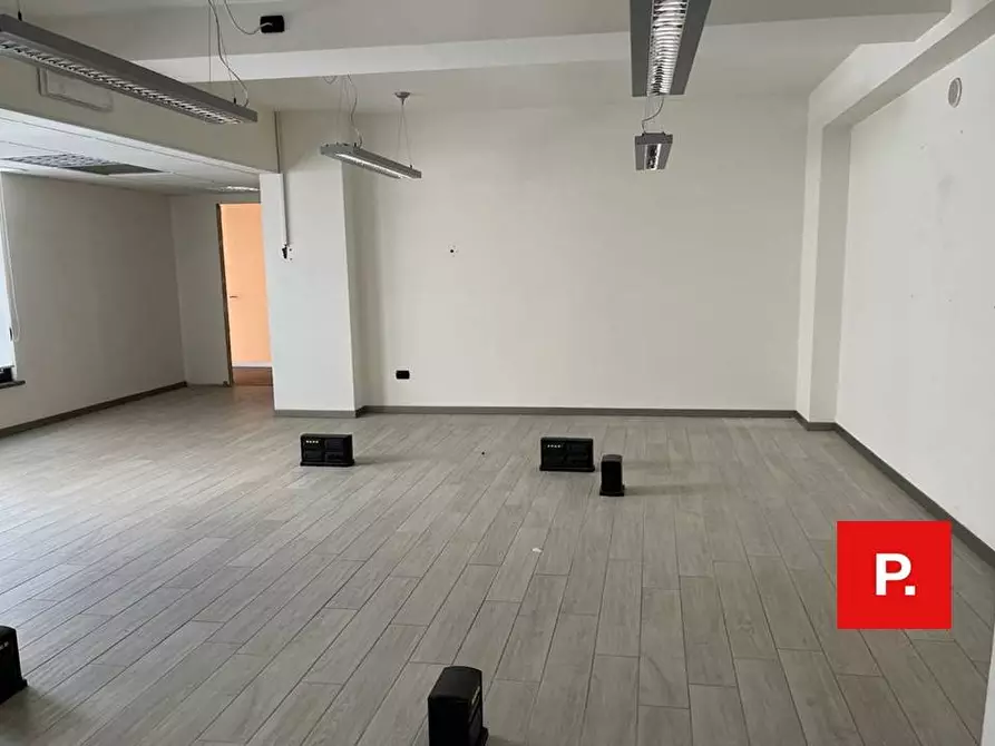 Immagine 25 di Ufficio in affitto  in via Daniele a Caserta