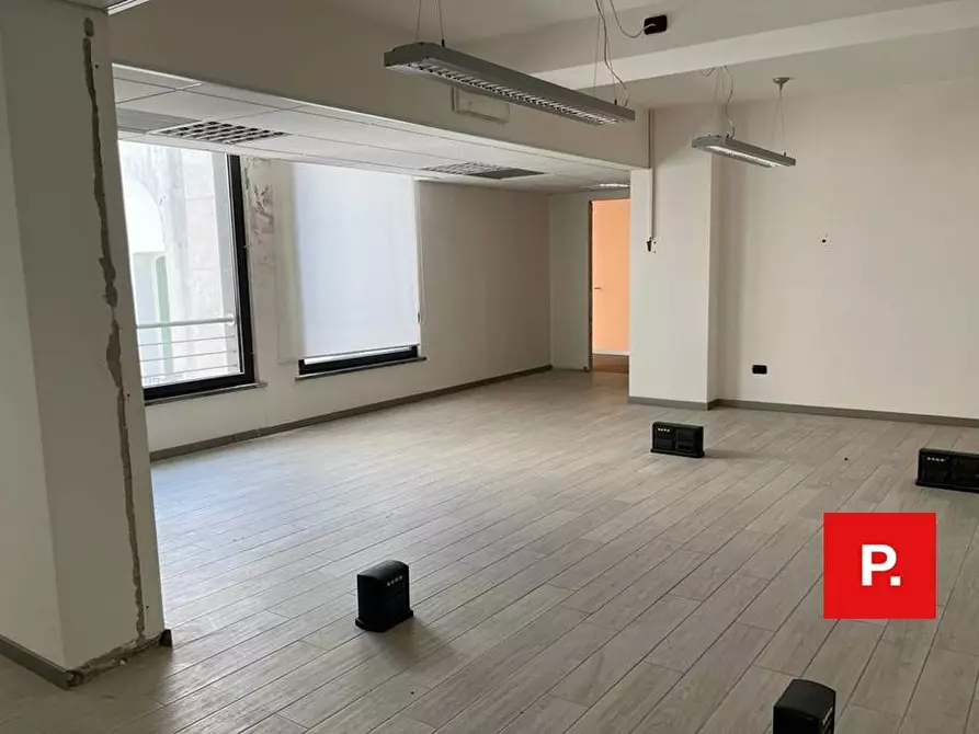 Immagine 27 di Ufficio in affitto  in via Daniele a Caserta