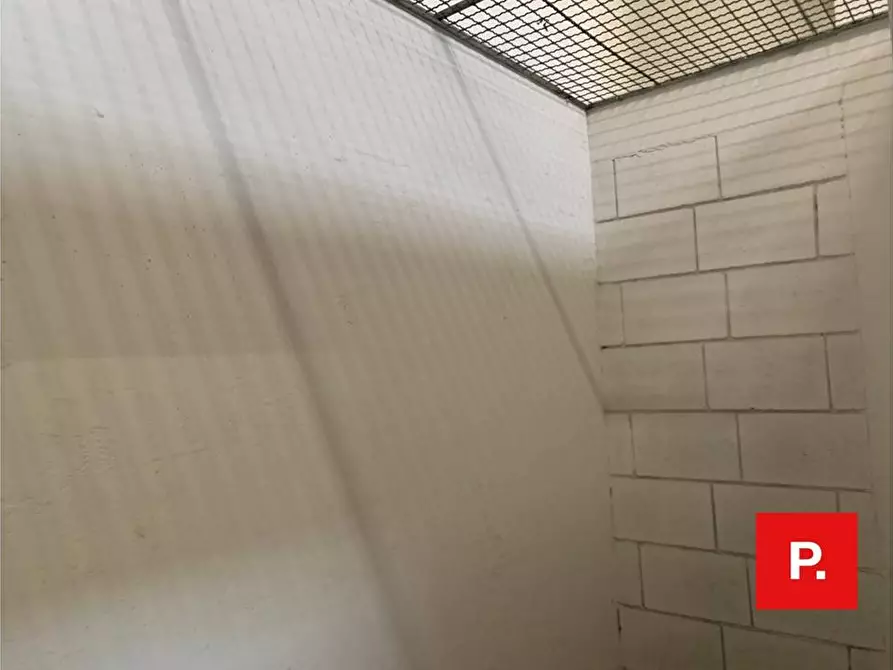 Immagine 3 di Box auto in vendita  in via Cesare Battisti a Caserta