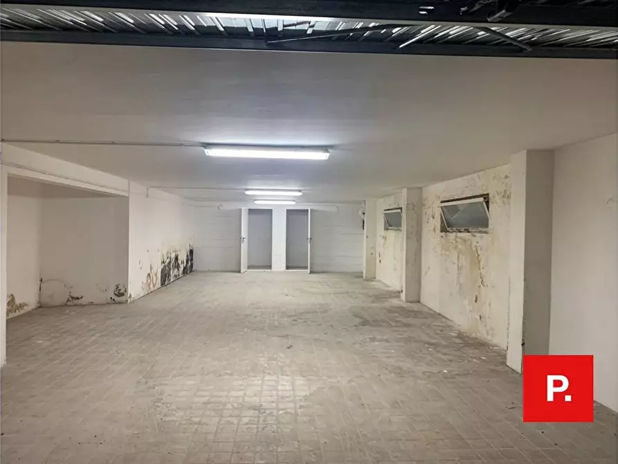 Immagine 6 di Box auto in vendita  in via Cesare Battisti a Caserta