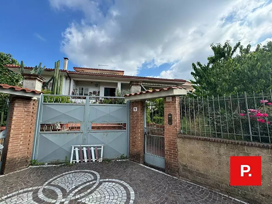 Immagine 1 di Villa in vendita  in via Catauli a Caserta
