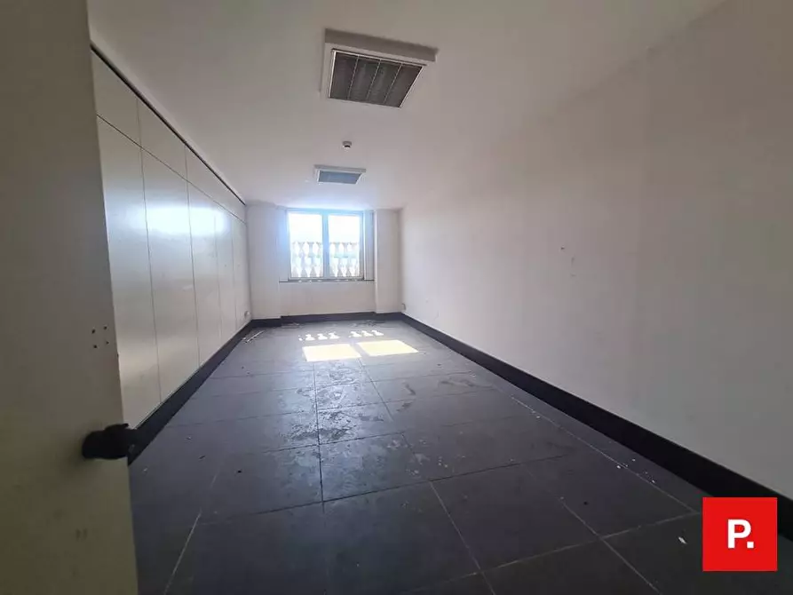 Immagine 11 di Ufficio in vendita  in corso Giannone a Caserta