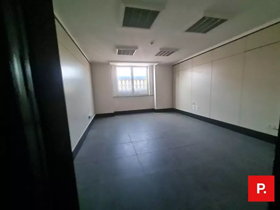 Immagine 17 di Ufficio in vendita  in corso Giannone a Caserta