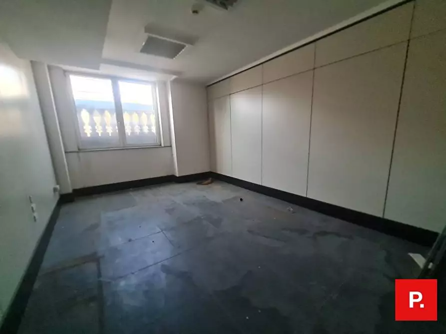 Immagine 18 di Ufficio in vendita  in corso Giannone a Caserta
