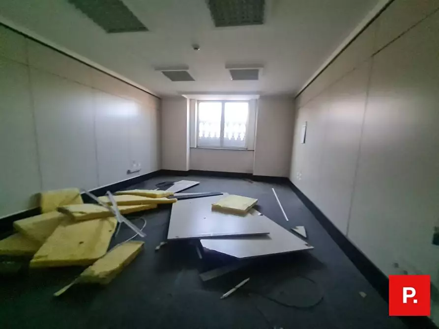 Immagine 19 di Ufficio in affitto  in corso Giannone a Caserta