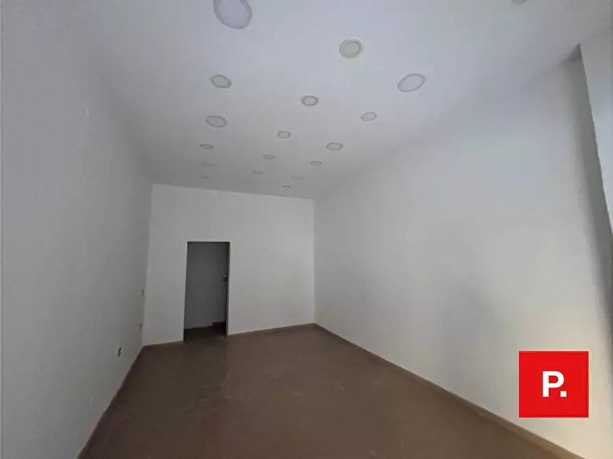 Immagine 3 di Locale commerciale in affitto  in Via Don Bosco a Caserta