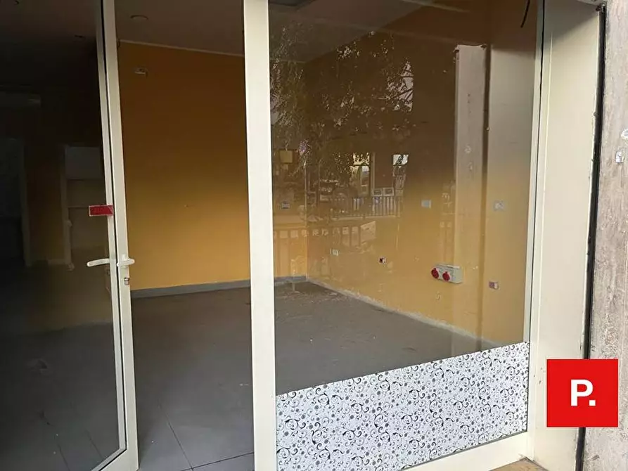 Immagine 12 di Locale commerciale in affitto  in via ferrarecce a Caserta