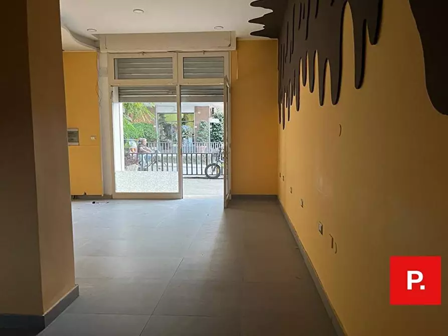 Immagine 7 di Locale commerciale in affitto  in via ferrarecce a Caserta