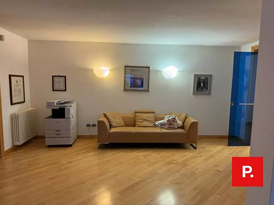Immagine 8 di Ufficio in affitto  in via Botticelli a Caserta