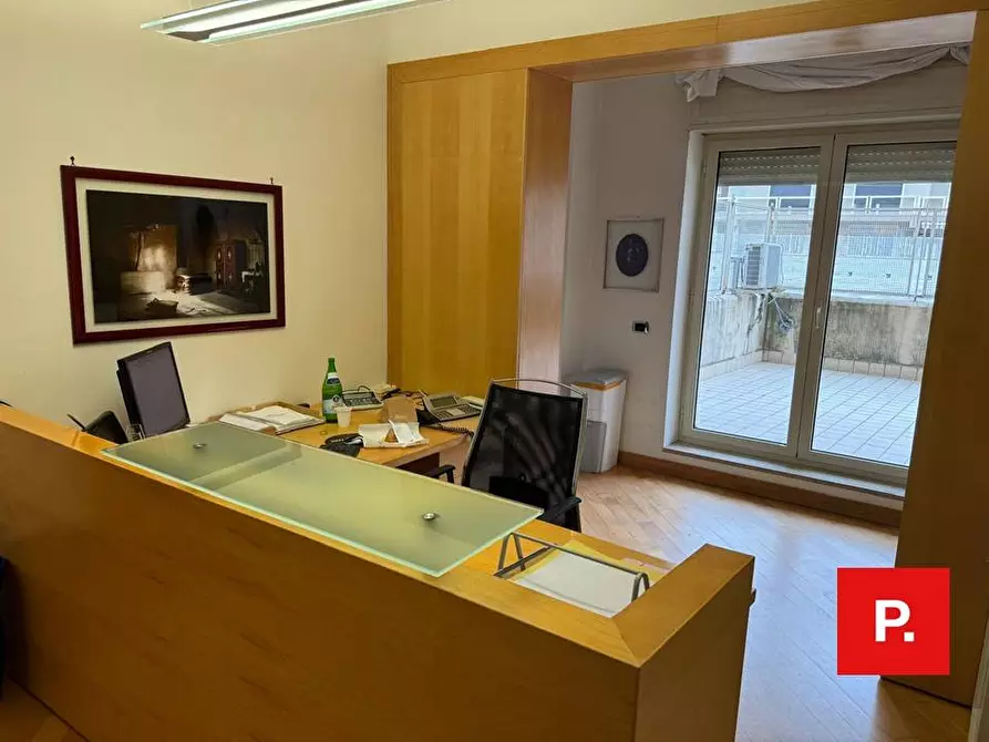 Immagine 10 di Ufficio in affitto  in via Botticelli a Caserta