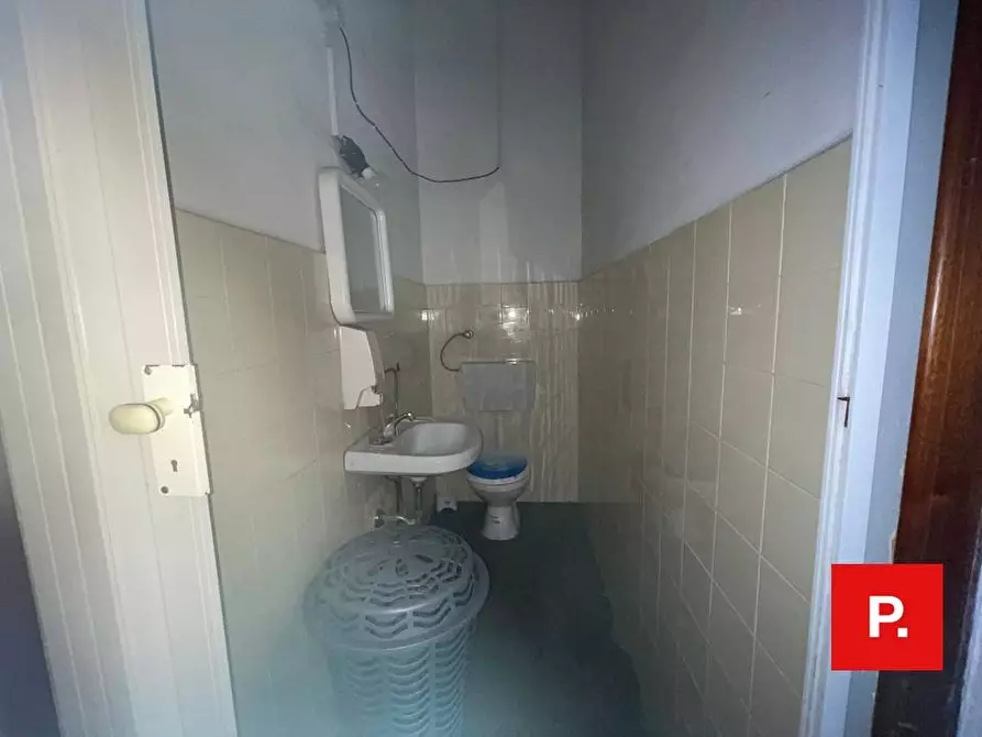 Immagine 4 di Locale commerciale in affitto  in via Ferrarecce a Caserta