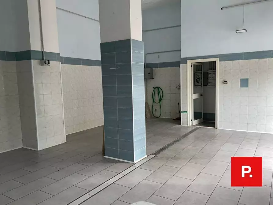 Immagine 6 di Locale commerciale in affitto  in via Ferrarecce a Caserta