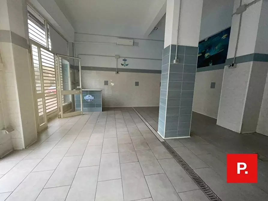 Immagine 7 di Locale commerciale in affitto  in via Ferrarecce a Caserta